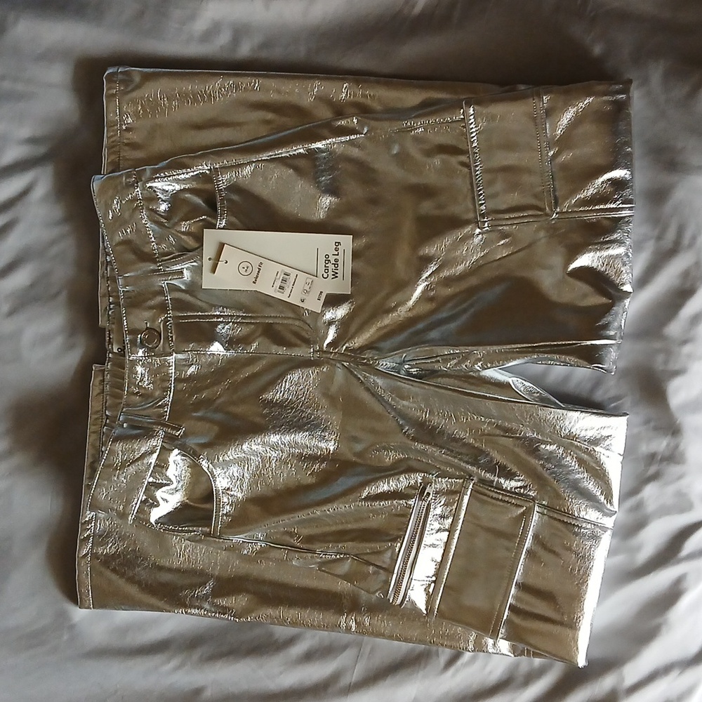 No Boundaries S Juniors High Rise Metallic Cargo Pants - Picture 3 of 13